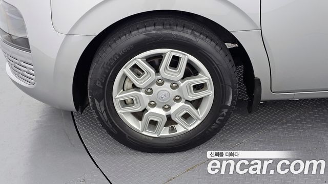 Hyundai Staria 2023 — photo 5