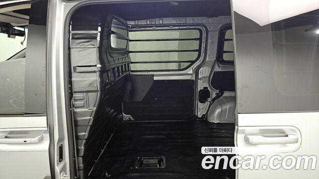 Hyundai Staria 2023 — photo 17