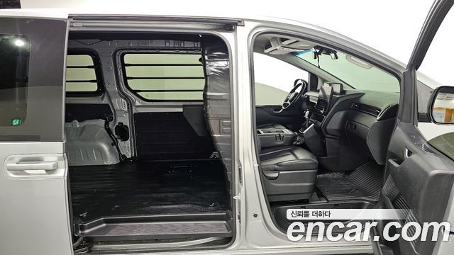 Hyundai Staria 2023 — photo 25