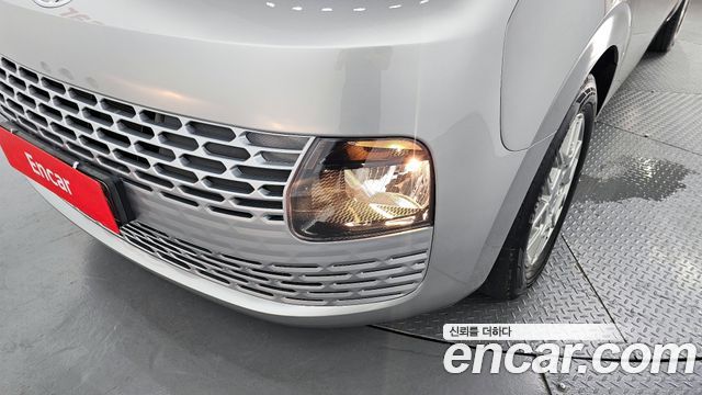Hyundai Staria 2023 — photo 8