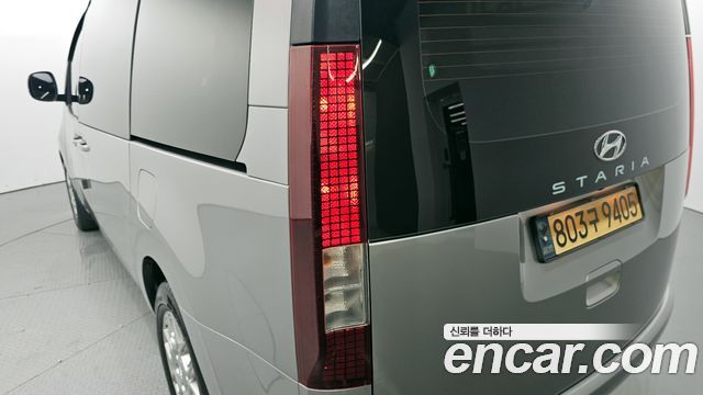 Hyundai Staria 2023 — photo 9