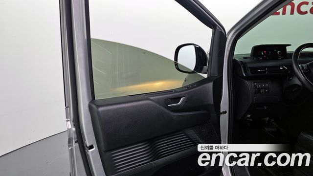 Hyundai Staria 2023 — photo 14