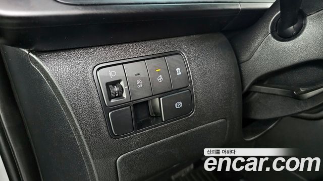 Hyundai Staria 2023 — photo 28