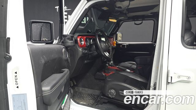 Jeep Wrangler 2019 — photo 10