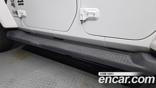 Jeep Wrangler 2019 — photo 19