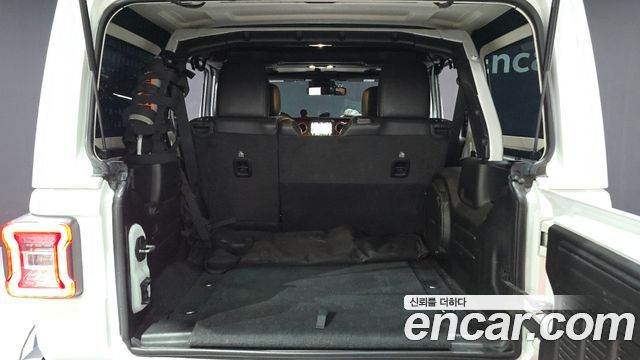 Jeep Wrangler 2019 — photo 20