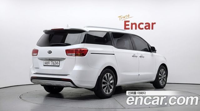 Kia Canival 2018 — photo 2