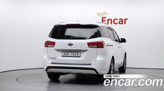 Kia Canival 2018 — photo 4