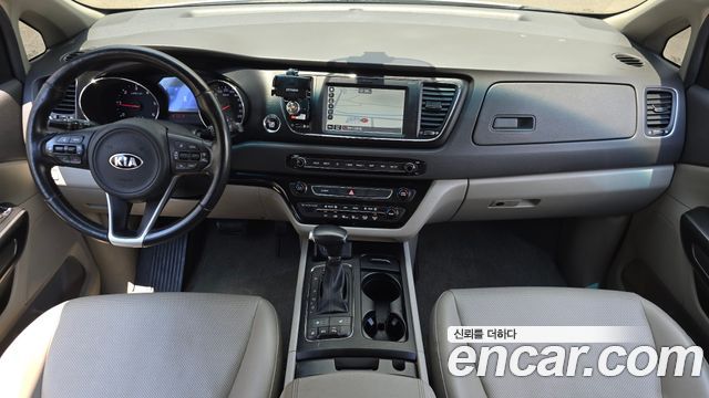 Kia Canival 2018 — photo 7