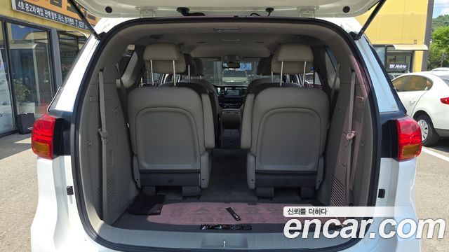 Kia Canival 2018 — photo 20