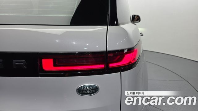 Land Rover Range Rover Sport 2023 — photo 9