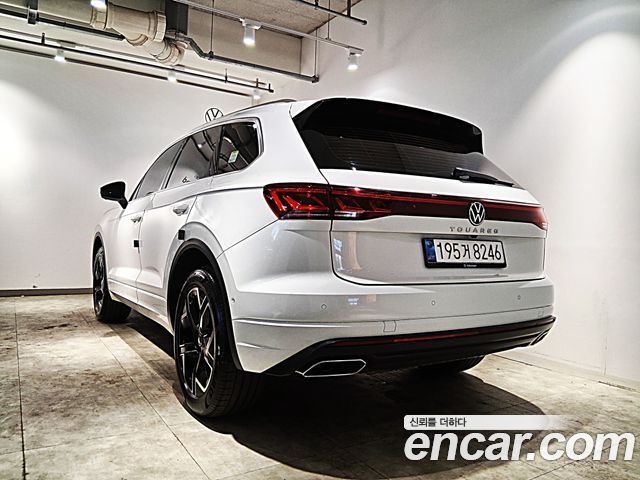 Volkswagen Touareg 2024 — photo 3