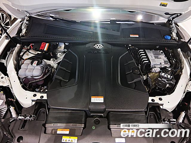 Volkswagen Touareg 2024 — photo 6