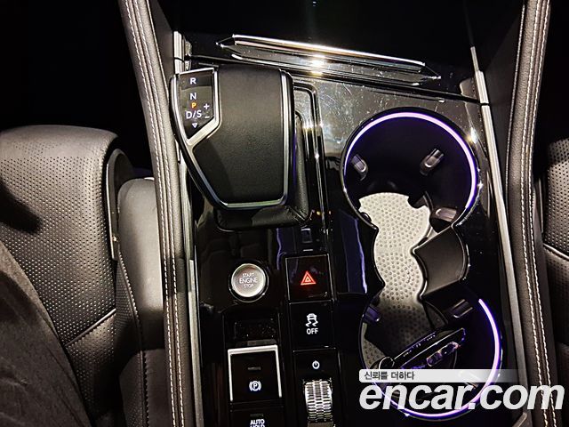 Volkswagen Touareg 2024 — photo 11