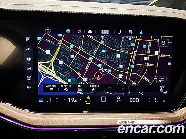 Volkswagen Touareg 2024 — photo 12