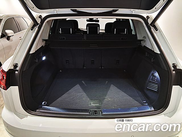 Volkswagen Touareg 2024 — photo 13
