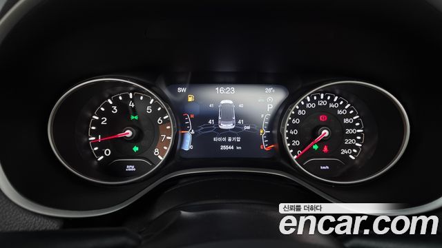 Jeep Compass 2019 — photo 11
