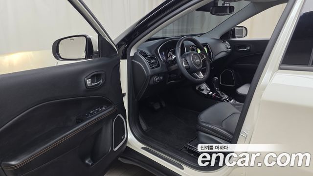 Jeep Compass 2019 — photo 13