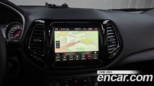 Jeep Compass 2019 — photo 19