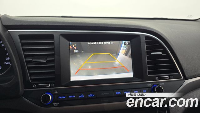 Hyundai AVANTE 2016 — photo 20