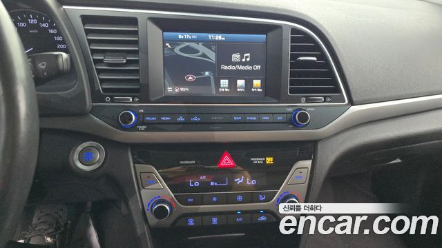 Hyundai AVANTE 2016 — photo 22