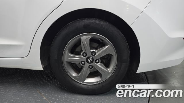 Hyundai AVANTE 2016 — photo 7