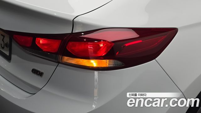 Hyundai AVANTE 2016 — photo 9
