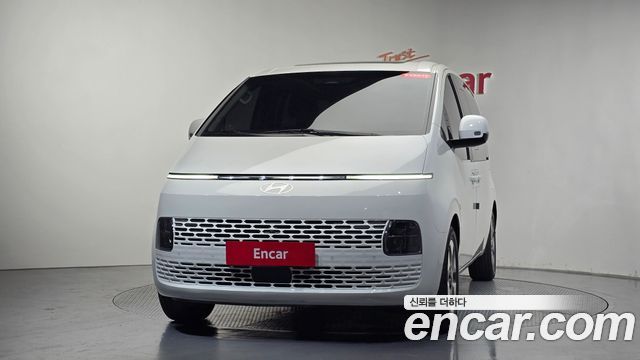 Hyundai Staria 2025 — photo 3
