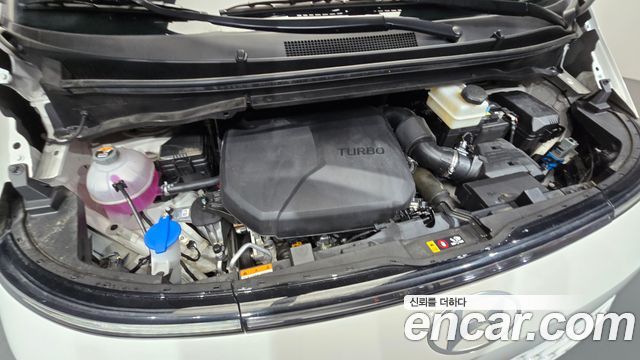 Hyundai Staria 2025 — photo 6