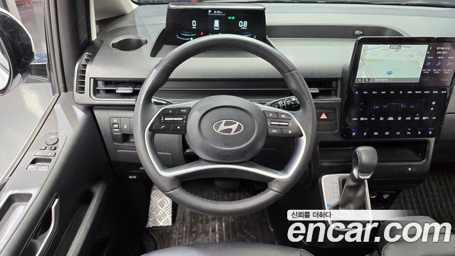 Hyundai Staria 2025 — photo 19