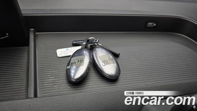Hyundai Staria 2025 — photo 21