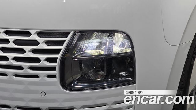 Hyundai Staria 2025 — photo 8