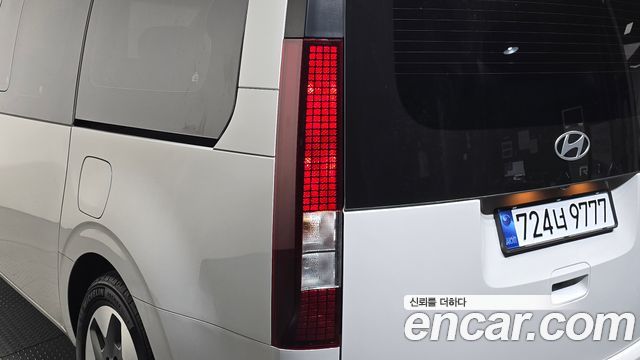 Hyundai Staria 2025 — photo 9