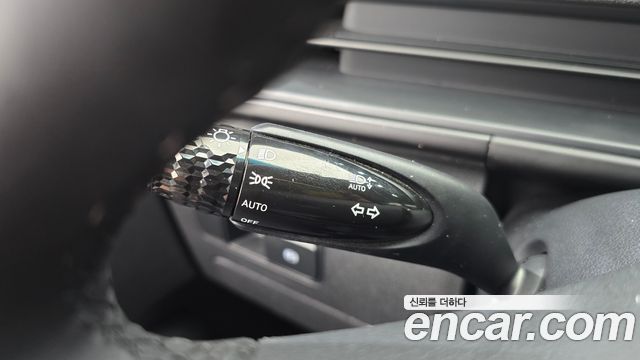 Hyundai Staria 2025 — photo 30
