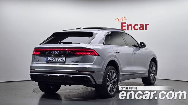 Audi Q8 2021 — photo 2