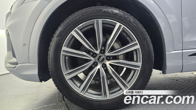 Audi Q8 2021 — photo 5