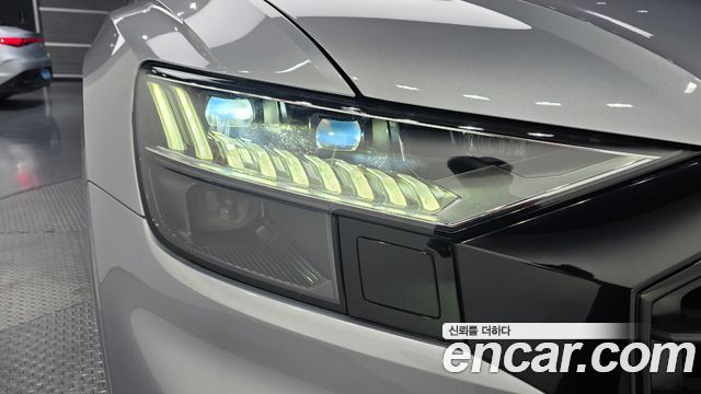 Audi Q8 2021 — photo 8