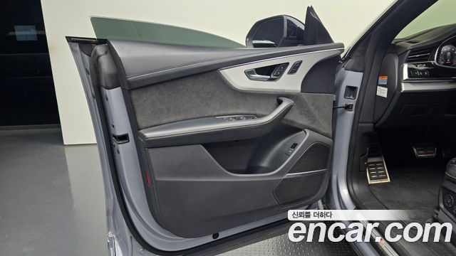 Audi Q8 2021 — photo 14