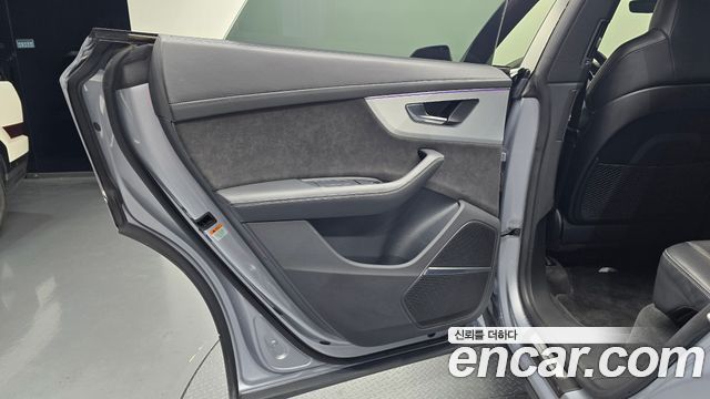 Audi Q8 2021 — photo 15