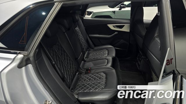Audi Q8 2021 — photo 16
