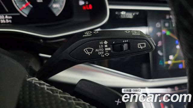Audi Q8 2021 — photo 31