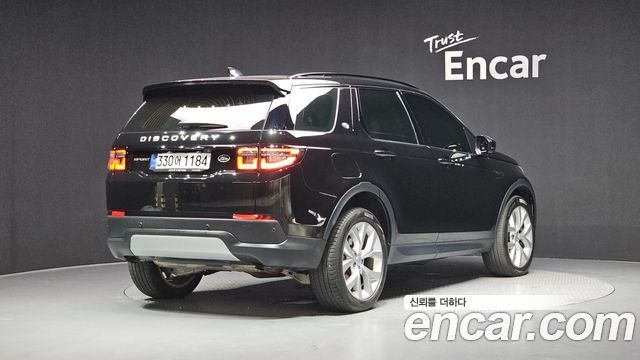 Land Rover Discovery Sport 2023 — photo 2