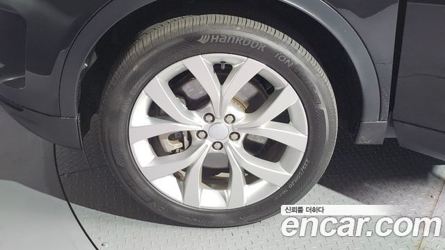 Land Rover Discovery Sport 2023 — photo 5