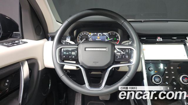 Land Rover Discovery Sport 2023 — photo 17