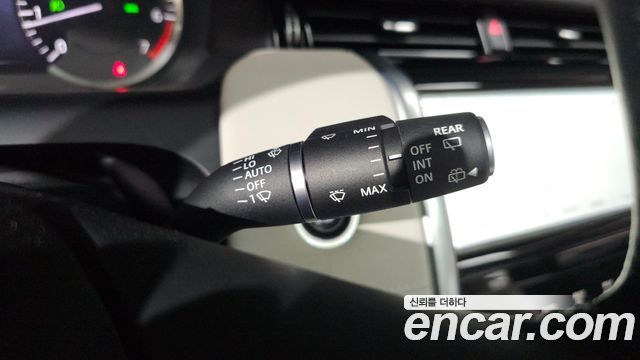Land Rover Discovery Sport 2023 — photo 22