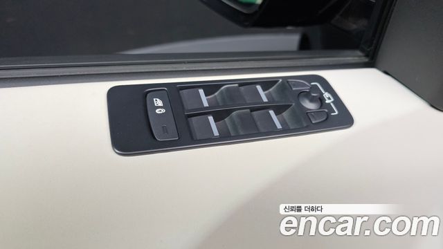 Land Rover Discovery Sport 2023 — photo 27