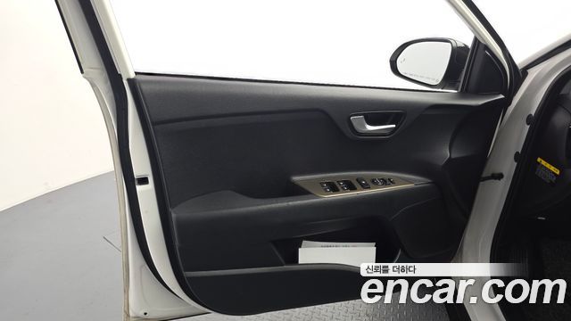 Kia Stonic 2019 — photo 14