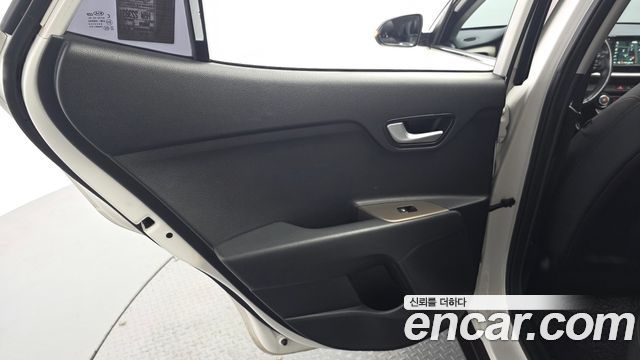 Kia Stonic 2019 — photo 15