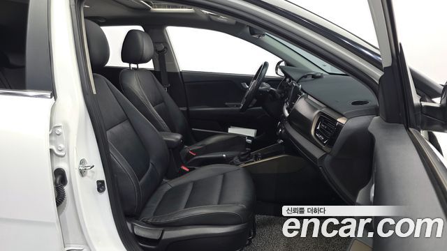 Kia Stonic 2019 — photo 16