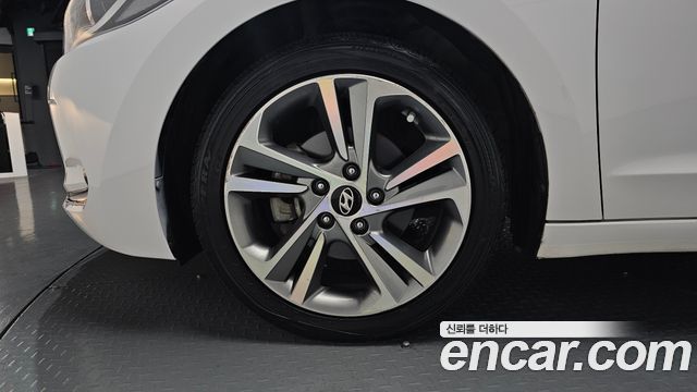 Hyundai AVANTE 2018 — photo 5